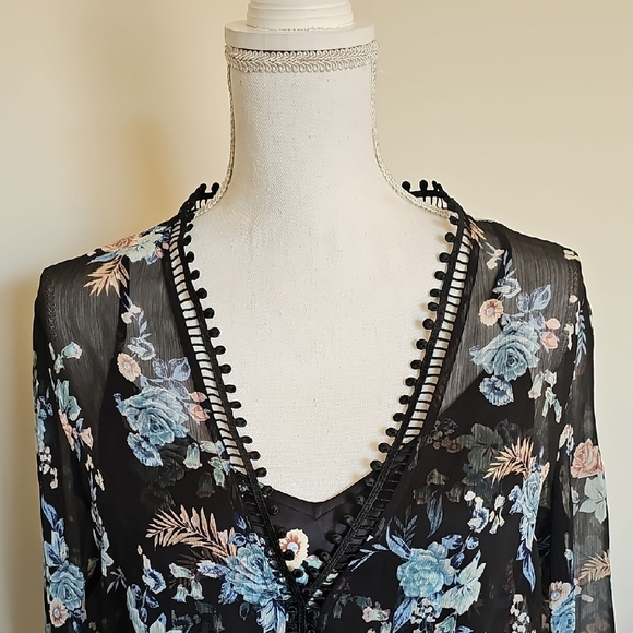 WHBM Floral Black Sheer Women's Top - Picture 2 of 7
